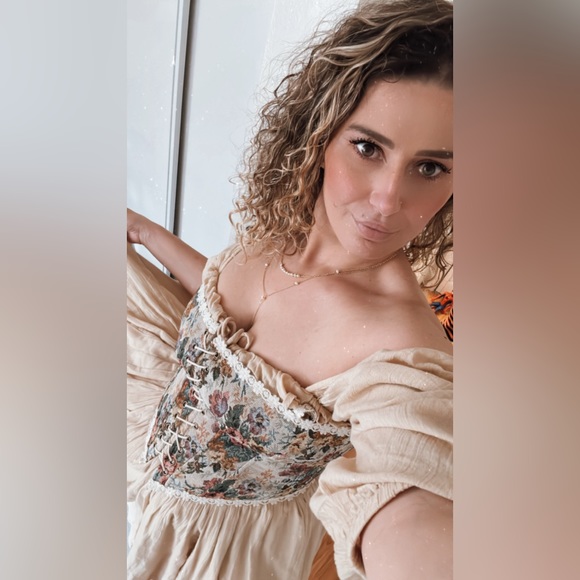 Share Show Like to be Notified - Picture 5 of 13